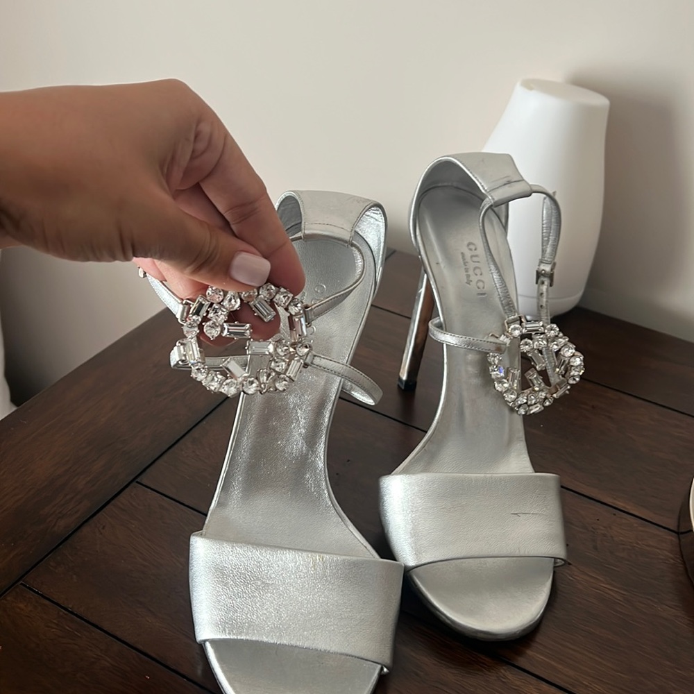 Elegant GUCCI Sandals